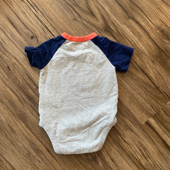 Lot of FOUR Baby Gap boy onesies - Picture 3 of 13